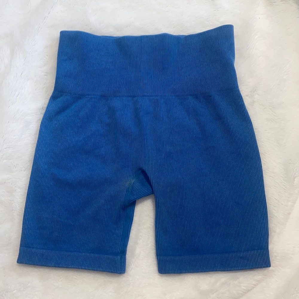 JoyLab 6” biker shorts size small